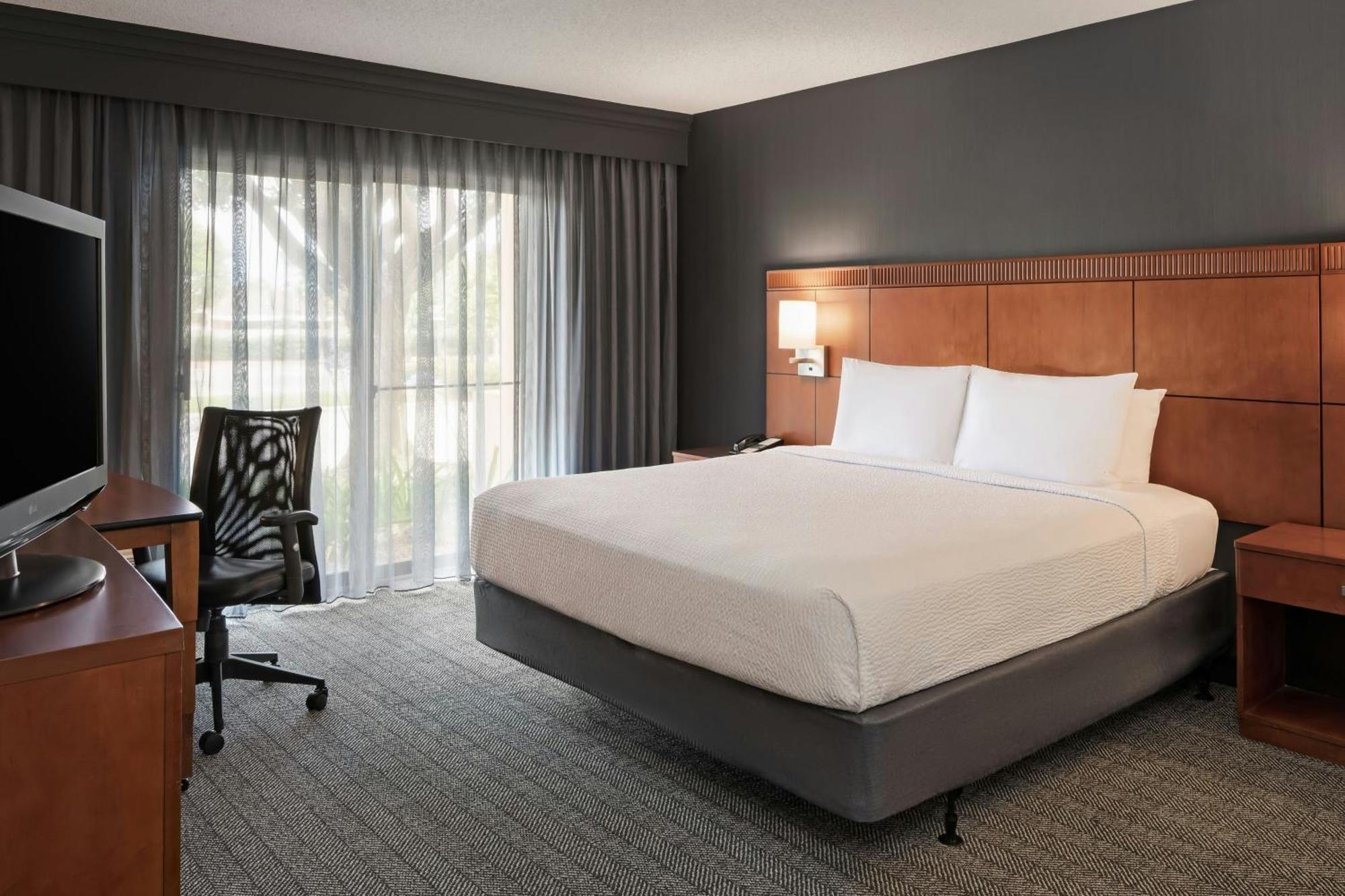 Courtyard Anaheim Buena Park Hotel Exterior photo