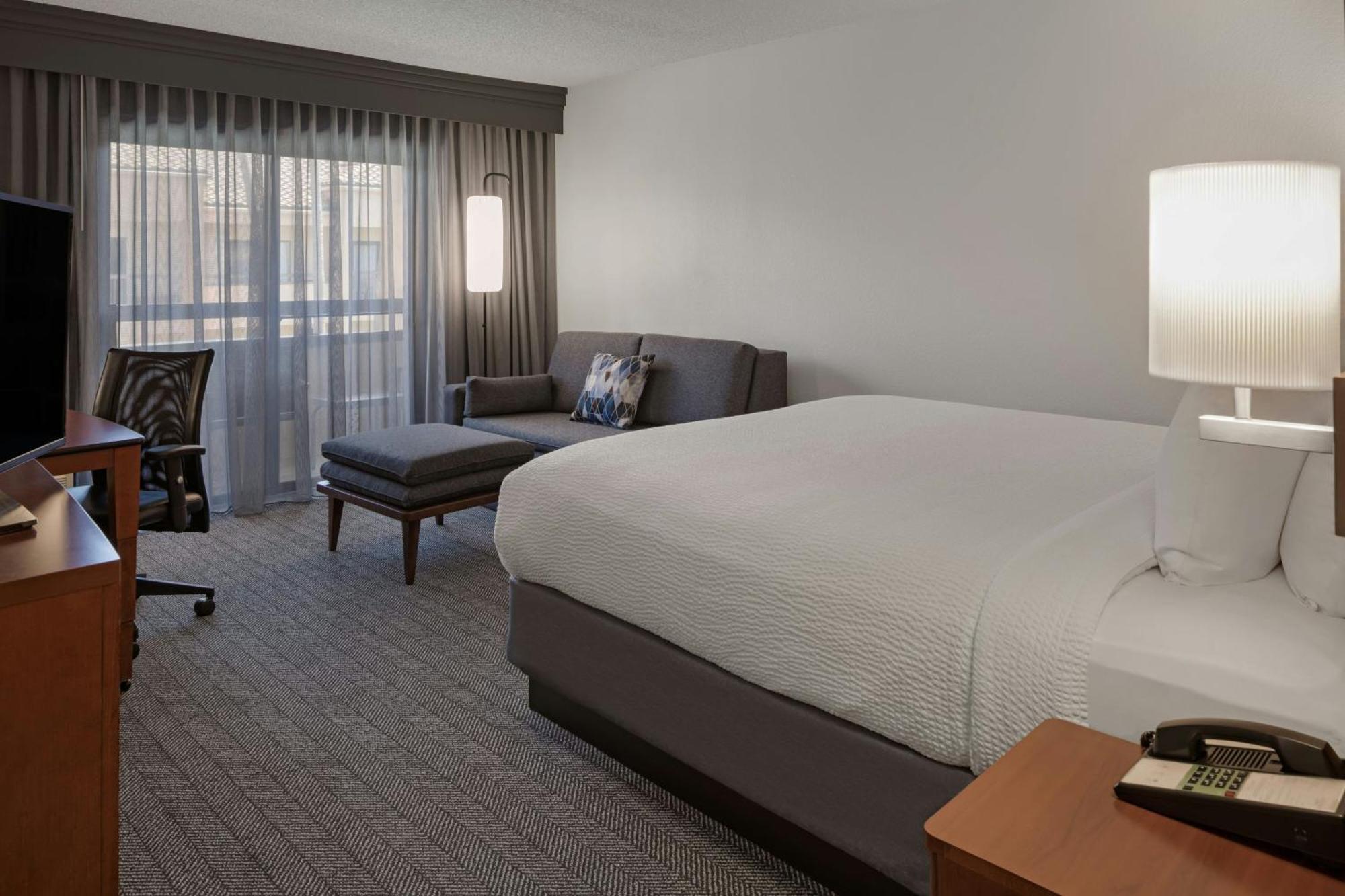 Courtyard Anaheim Buena Park Hotel Exterior photo